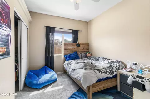 Bedroom - 7134 E Stoneaxe Dr, Kingman, AZ 86401 photo 3 of 7