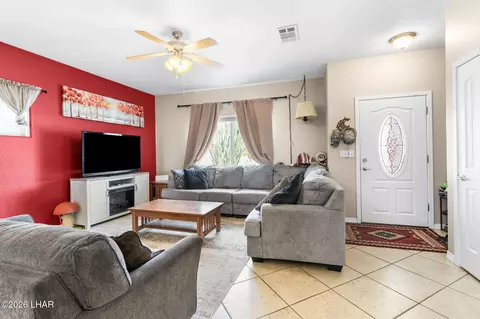 Living - 7134 E Stoneaxe Dr, Kingman, AZ 86401 photo 1 of 5