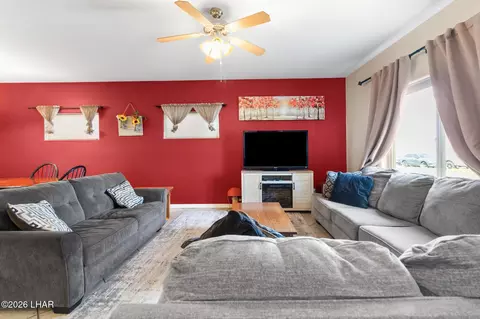 Living - 7134 E Stoneaxe Dr, Kingman, AZ 86401 photo 2 of 5