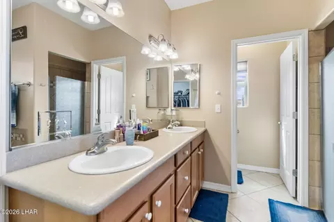 Bath - 7134 E Stoneaxe Dr, Kingman, AZ 86401 photo 2 of 5