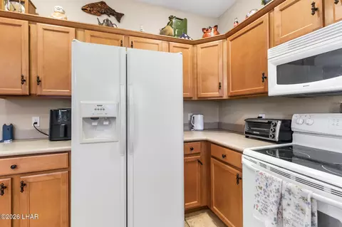 Kitchen - 7134 E Stoneaxe Dr, Kingman, AZ 86401 photo 4 of 6
