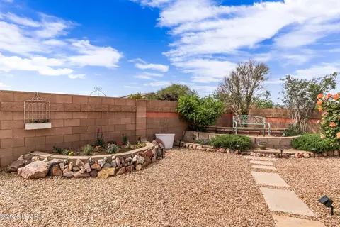 Exterior - 7134 E Stoneaxe Dr, Kingman, AZ 86401 photo 7 of 26