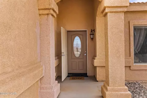 Entry Way - 7134 E Stoneaxe Dr, Kingman, AZ 86401 photo 1 of 4