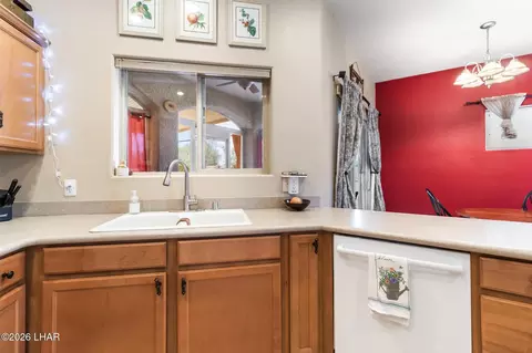 Kitchen - 7134 E Stoneaxe Dr, Kingman, AZ 86401 photo 3 of 6
