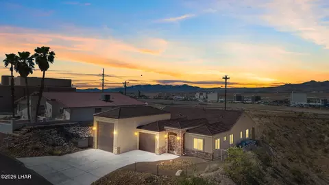 553 Locust Ct, Bullhead City, AZ 86429