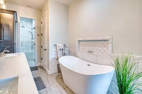 Bath - 8491 River View Villas Dr, Parker, AZ 85344 photo 8 of 11