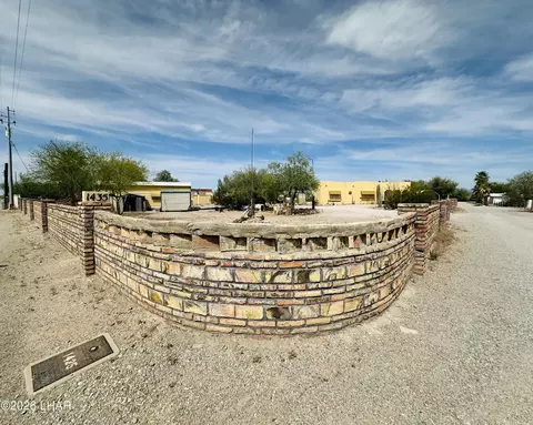 1435 N Moon Mountain Ave, Quartzsite, AZ 85346