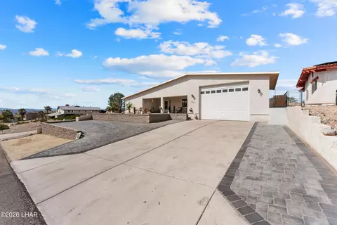 2555 Tradewind Dr, Lake Havasu City, AZ 86403