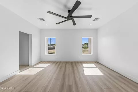 Living - 2250 Eastern St, Kingman, AZ 86401 photo 4 of 8
