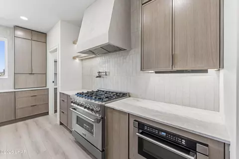 Kitchen - 2250 Eastern St, Kingman, AZ 86401 photo 5 of 11