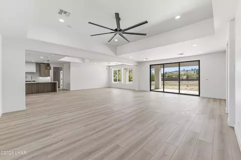 Living - 2250 Eastern St, Kingman, AZ 86401 photo 2 of 8
