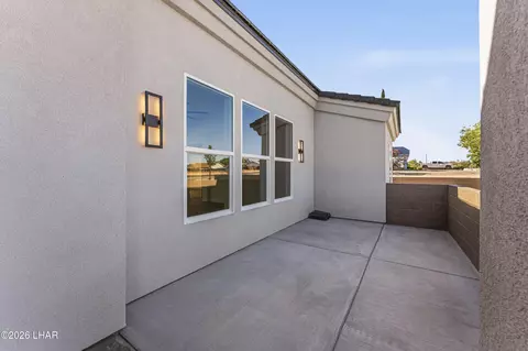 Exterior - 2250 Eastern St, Kingman, AZ 86401 photo 7 of 11