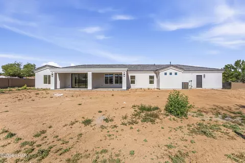 Exterior - 2250 Eastern St, Kingman, AZ 86401 photo 5 of 11