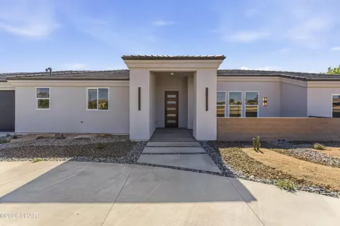 Exterior - 2250 Eastern St, Kingman, AZ 86401 photo 8 of 11
