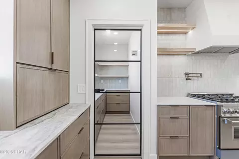 Kitchen - 2250 Eastern St, Kingman, AZ 86401 photo 7 of 11