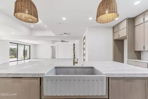 Kitchen - 2250 Eastern St, Kingman, AZ 86401 photo 6 of 11