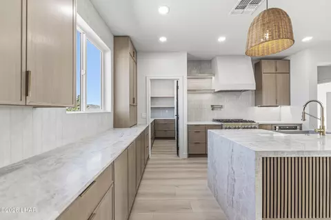 Kitchen - 2250 Eastern St, Kingman, AZ 86401 photo 3 of 11