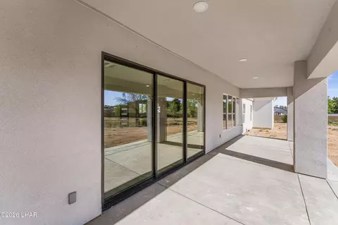 Exterior - 2250 Eastern St, Kingman, AZ 86401 photo 4 of 11
