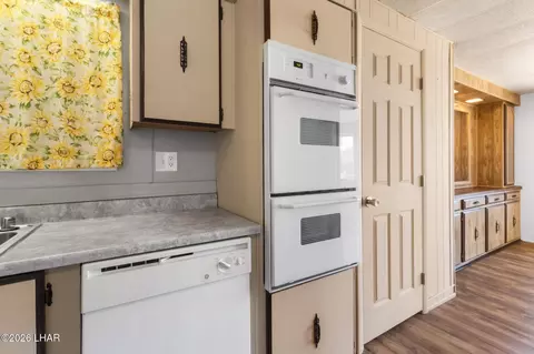 Kitchen - 2650 E Lass Ave, Kingman, AZ 86409 photo 3 of 5