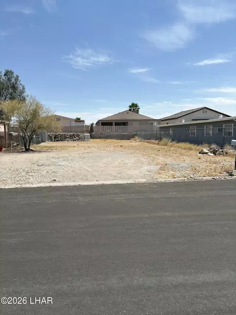 800 Roadrunner Dr, Bullhead City, AZ 86442