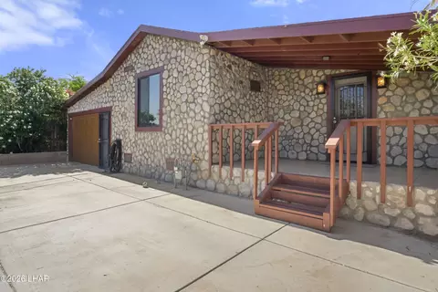 1030 Papago Dr, Bullhead City, AZ 86442
