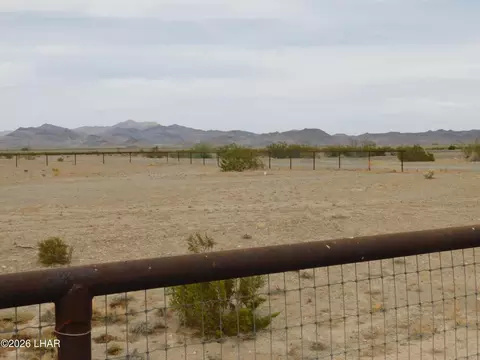 42127 Harms Way, Salome, AZ 85348