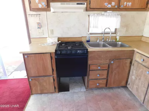 Kitchen - 691 W Comanche Dr, Quartzsite, AZ 85346 photo 1 of 1