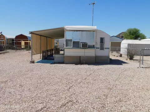665 W Comanche Dr, Quartzsite, AZ 85346