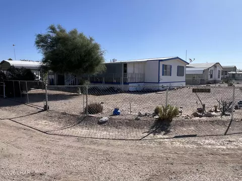 776 W Granada Dr, Quartzsite, AZ 85346