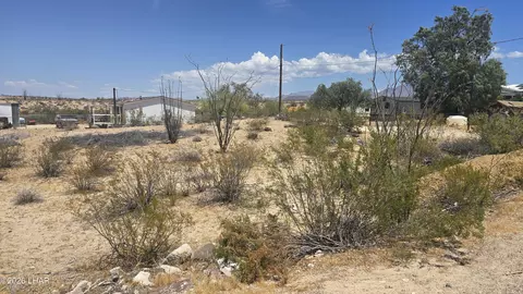 208-05 W 067 W 6th Ave, Yucca, AZ 86438