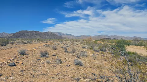 208-21 374 Lorton Dr, Yucca, AZ 86438