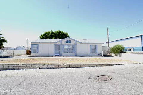 432 Bluewater Dr, Parker, AZ 85344