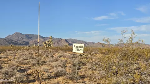 122-37 S 007 S John Wayne Rd, Yucca, AZ 86438