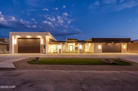 2480 Stroke Dr, Lake Havasu City, AZ 86406