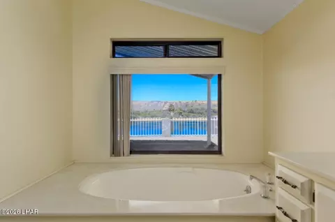 Bath - 480 E Riverfront Dr, Parker, AZ 85344 photo 2 of 3