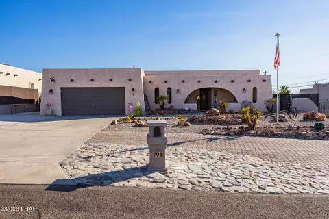 791 Papoose Dr, Lake Havasu City, AZ 86406