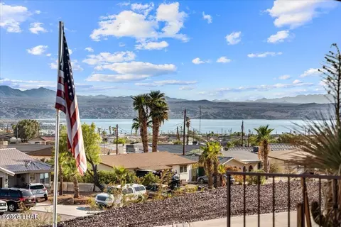2063 Rainbow Ave N, Lake Havasu City, AZ 86404