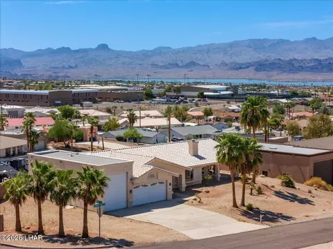 2690 Sunkentree Dr, Lake Havasu City, AZ 86403