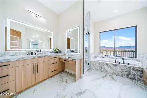Bath - 8470 River View Villas Dr, Parker, AZ 85344 photo 5 of 20