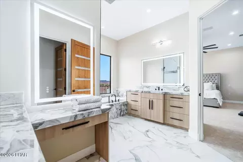 Bath - 8470 River View Villas Dr, Parker, AZ 85344 photo 6 of 20