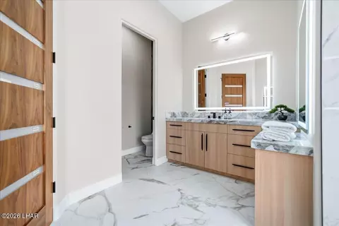 Bath - 8470 River View Villas Dr, Parker, AZ 85344 photo 10 of 20