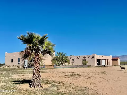 21477 S Sundance Kid Rd, Yucca, AZ 86438