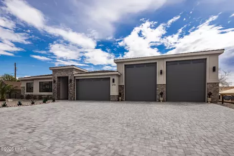 2790 Barite Dr, Lake Havasu City, AZ 86404