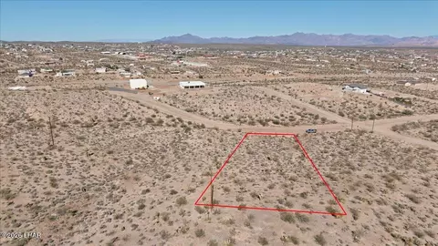 950 Frazier Ln, Meadview, AZ 86444