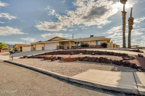 671 Apache Dr, Lake Havasu City, AZ 86406