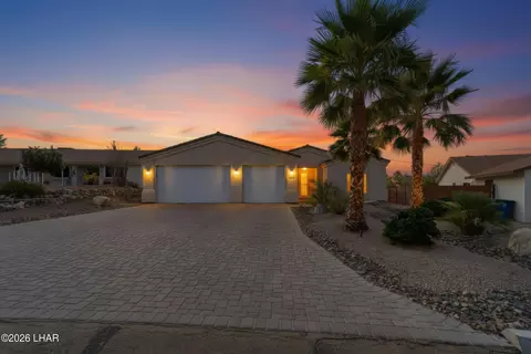 2718 Tradewind Dr, Lake Havasu City, AZ 86403