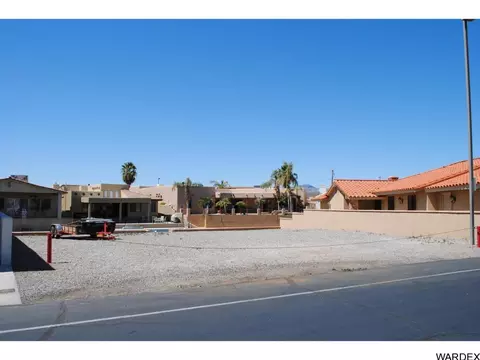 8772 Apache Loop, Parker, AZ 85344 photo 2