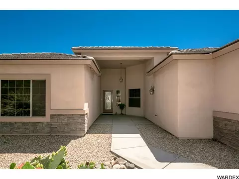 2032 John Wayne Dr, Kingman, AZ 86409 photo 2