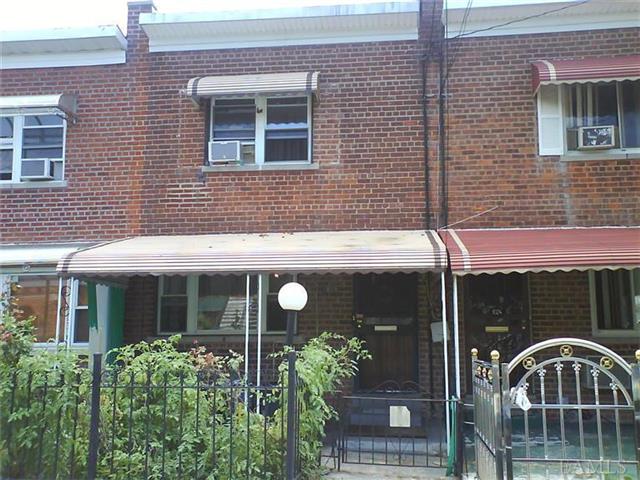 1026 E 218th St, Bronx, NY 10469 photo 1