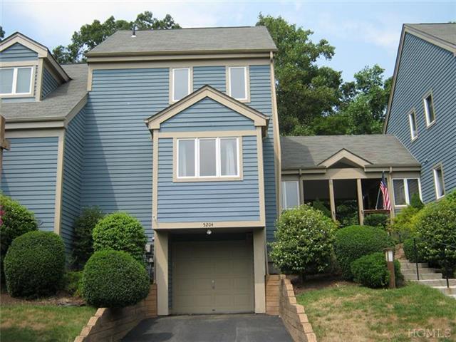5204 Manor Dr, Peekskill, NY 10566 photo 1
